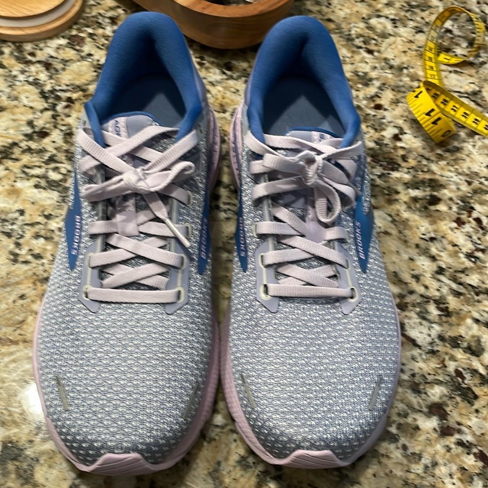 Brooks Adrenaline 22 women’s 10